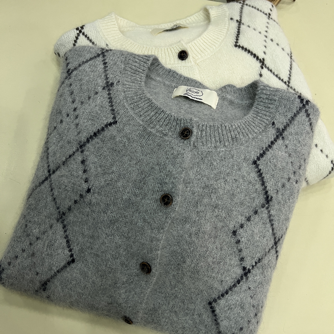 绒品 韩系菱格刺绣圆领小香开衫针织衫