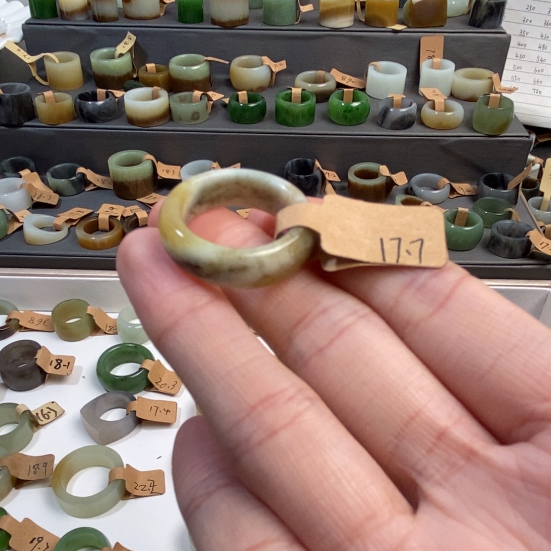 和田玉未镶嵌戒指