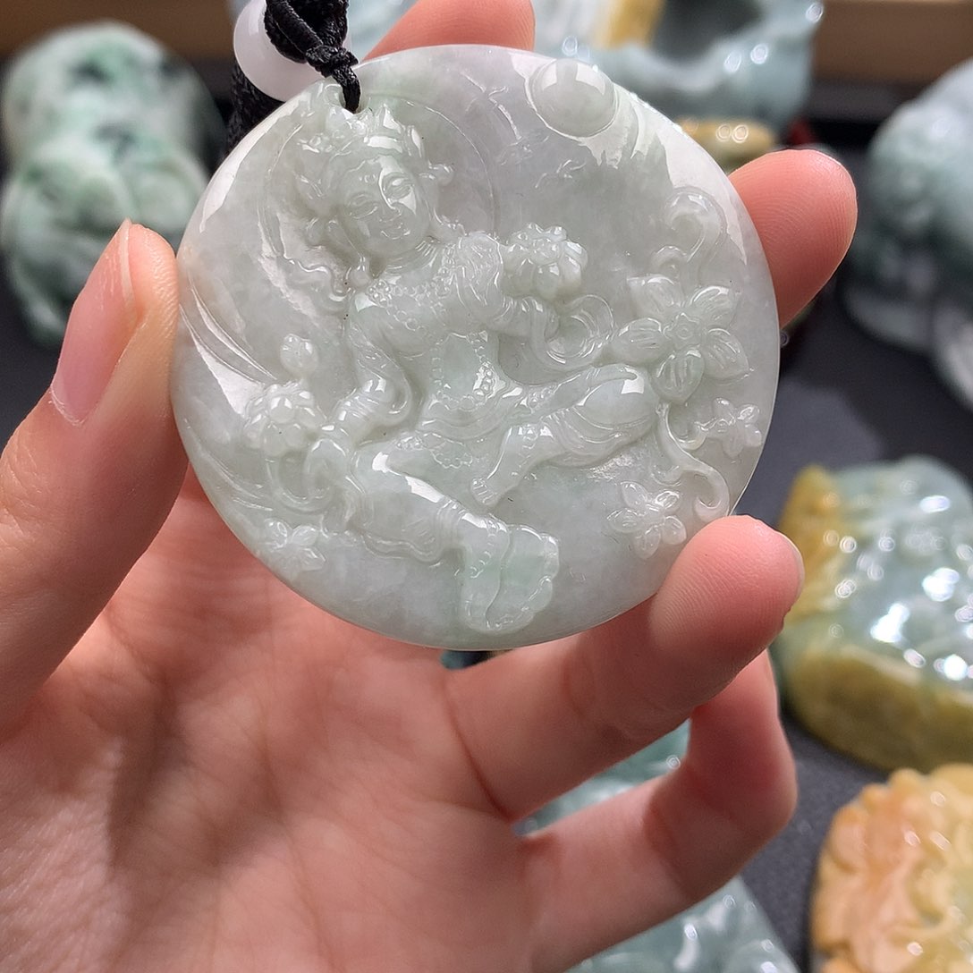 吊坠(不含链)未镶嵌翡翠