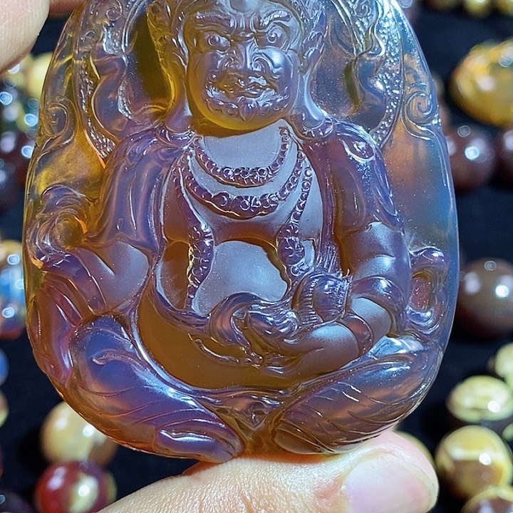 琥珀颈饰未镶嵌一