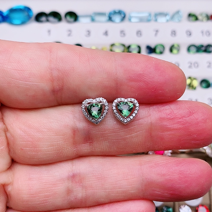 麦***芒银S925镶嵌耳饰蓝宝石