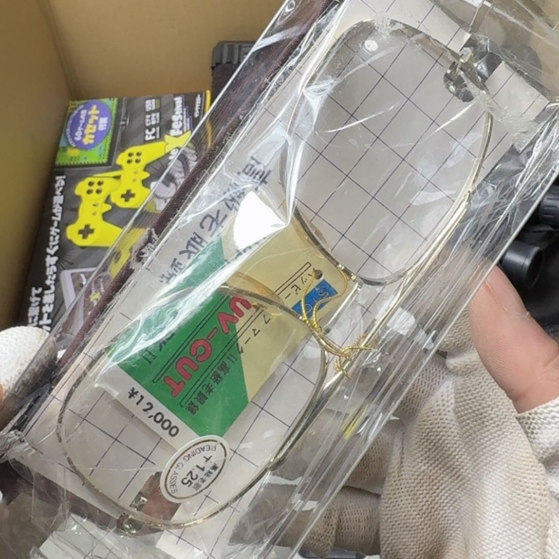 刚***中古商品，瑕疵品，不保好坏。262