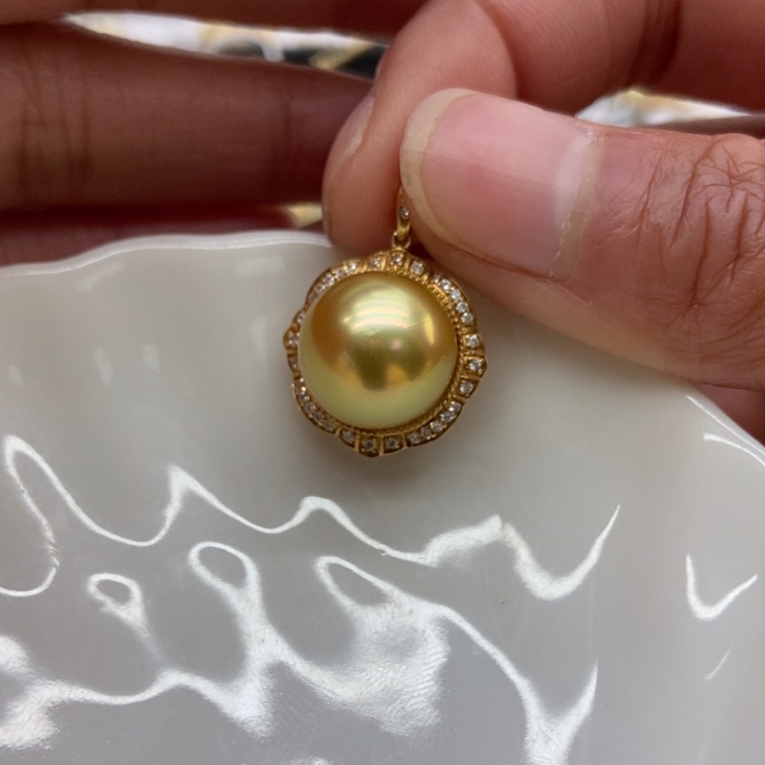 海水珍珠吊坠(不含链)18K金镶嵌