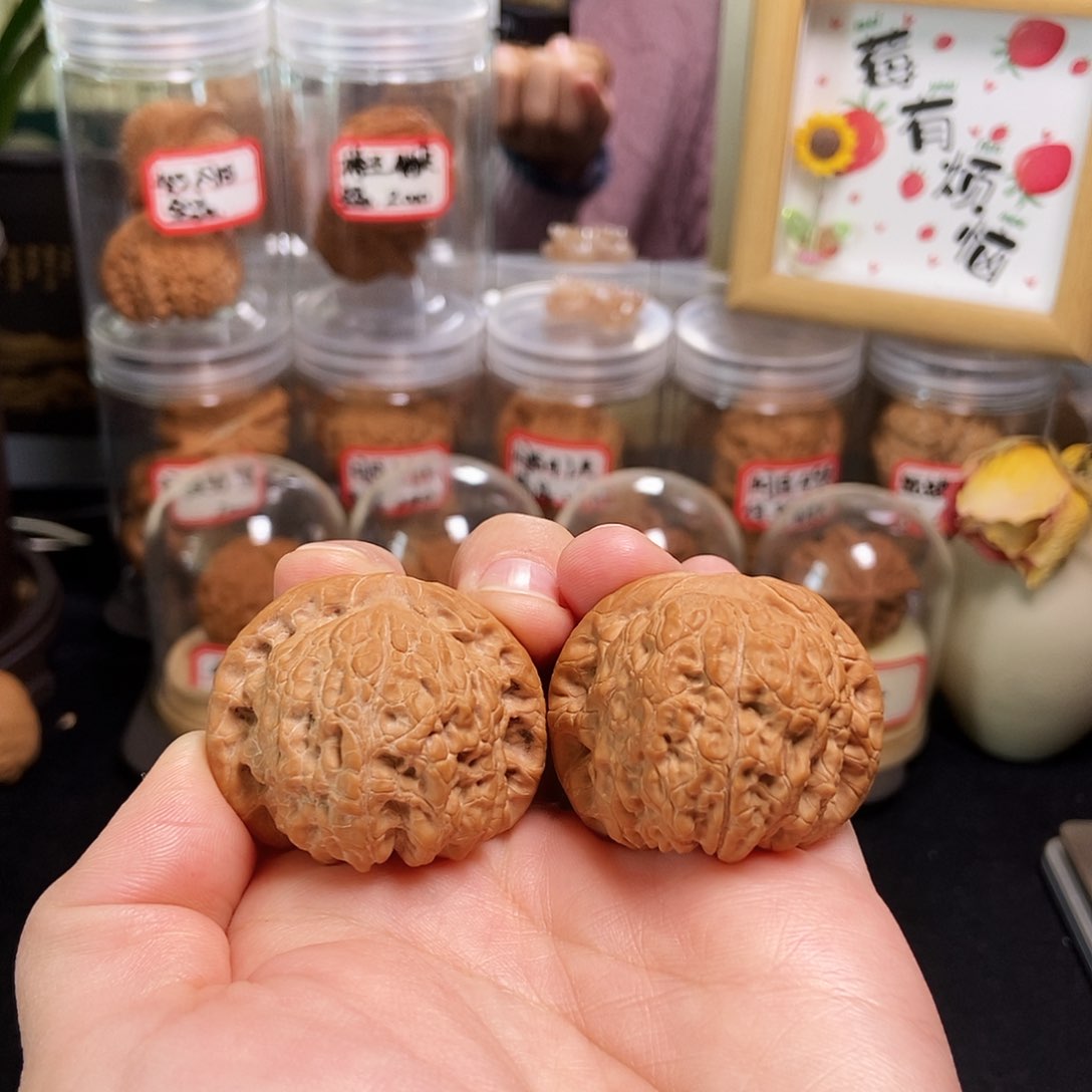 文玩核桃吊坠40全品血麒麟