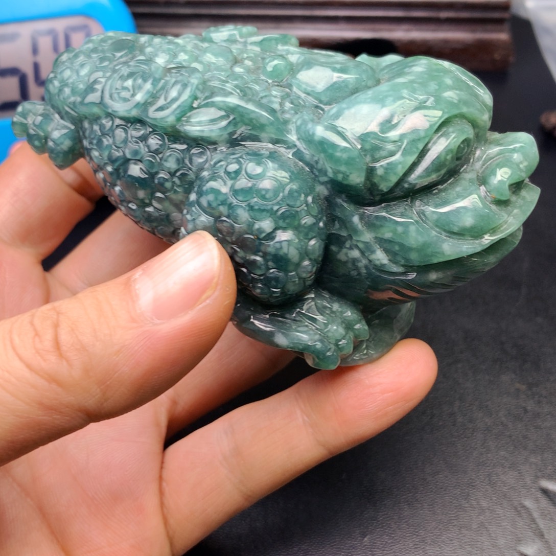 翡翠未镶嵌颈饰翡翠首饰和翡翠珠宝