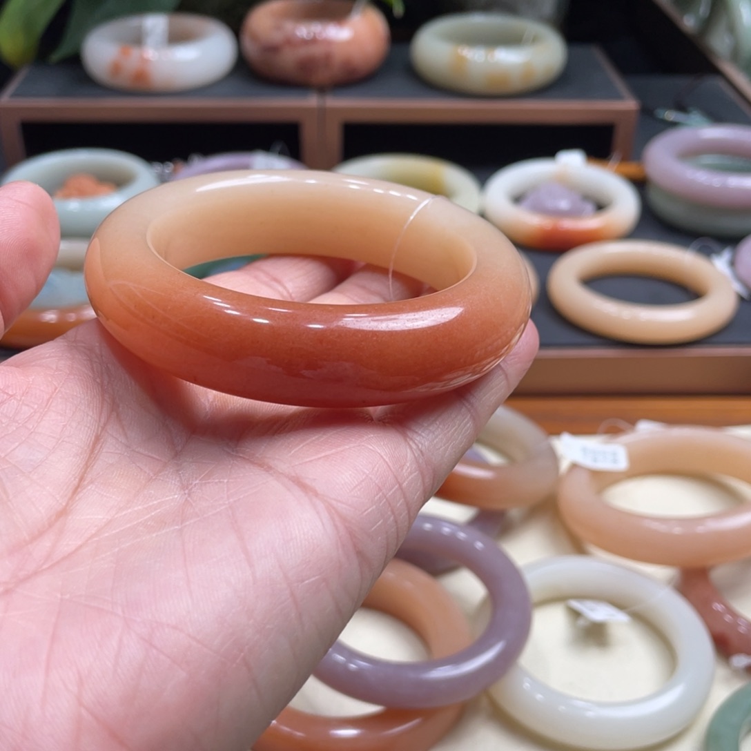 石英质玉未镶嵌手镯