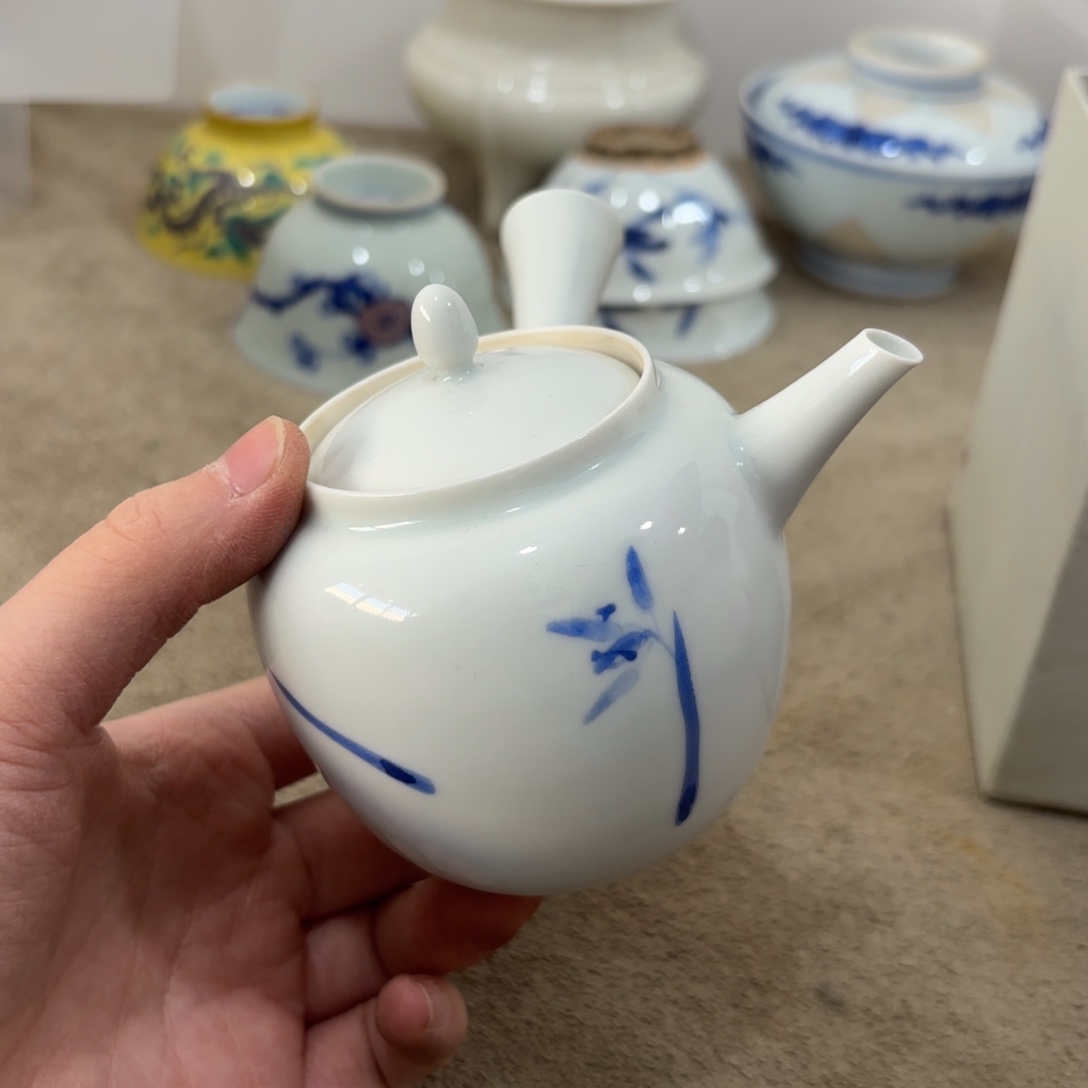 瓷片非常好看漂亮的物品 