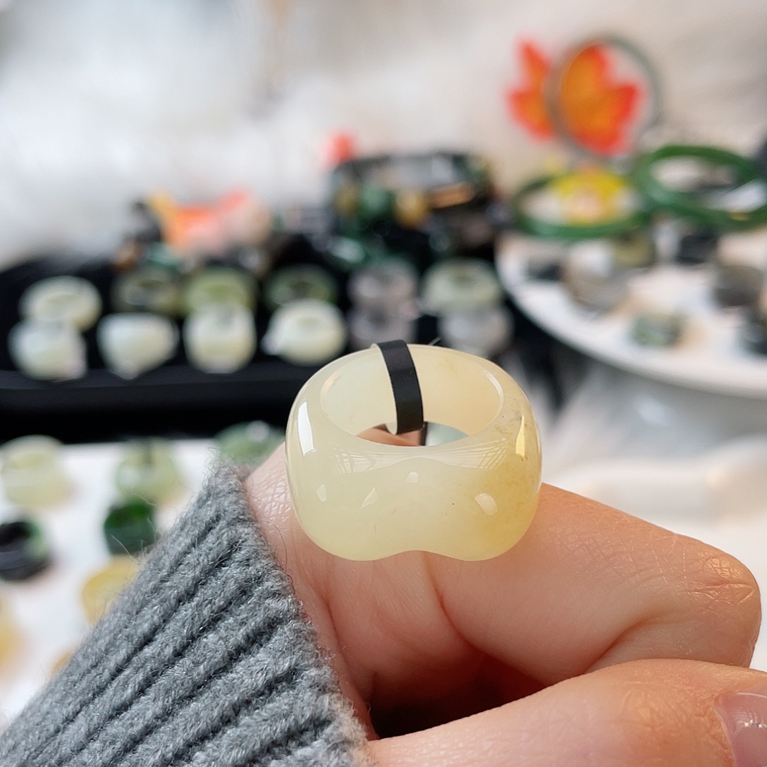 剜***果和田玉未镶嵌戒指k18 黄糖猫耳17.1mm