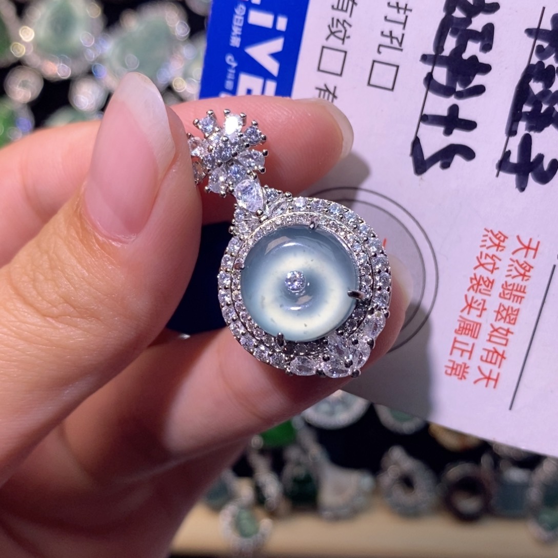 翡翠未镶嵌颈饰天然