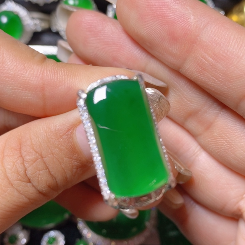 【闪购商品】翡翠挂件未镶嵌马鞍