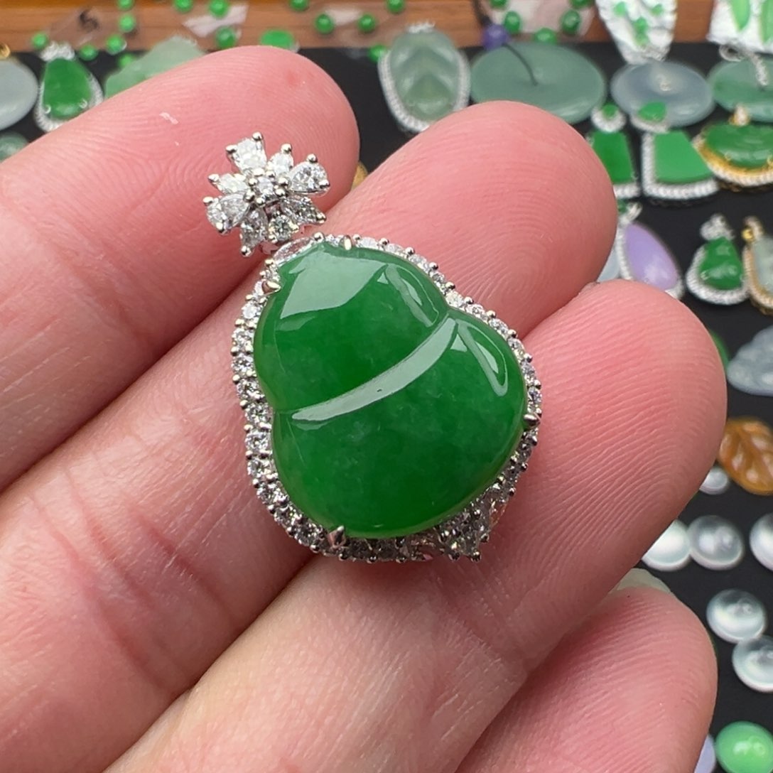 翡翠颈饰18K金镶嵌葫芦15.7