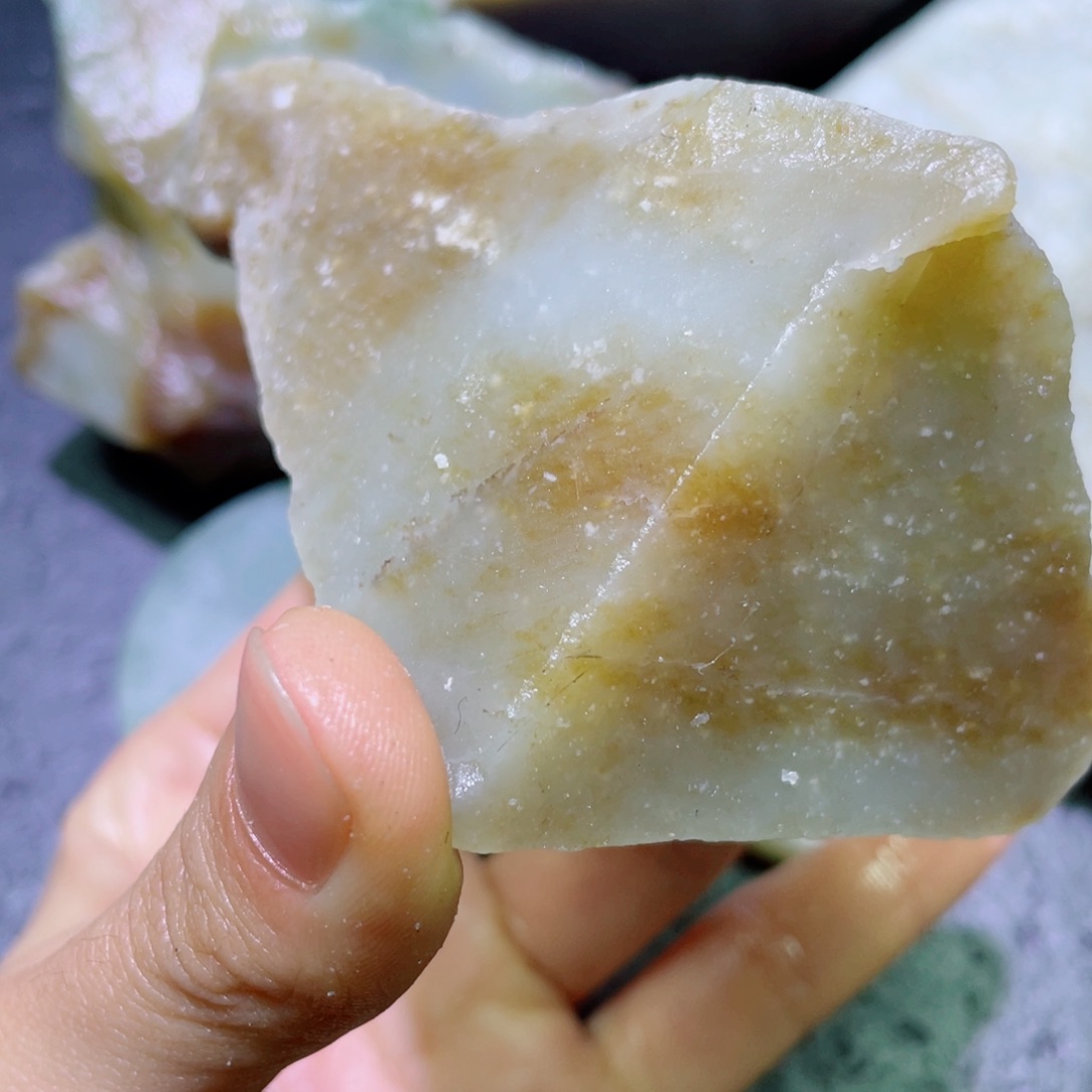 和田玉未镶嵌珠宝半成品