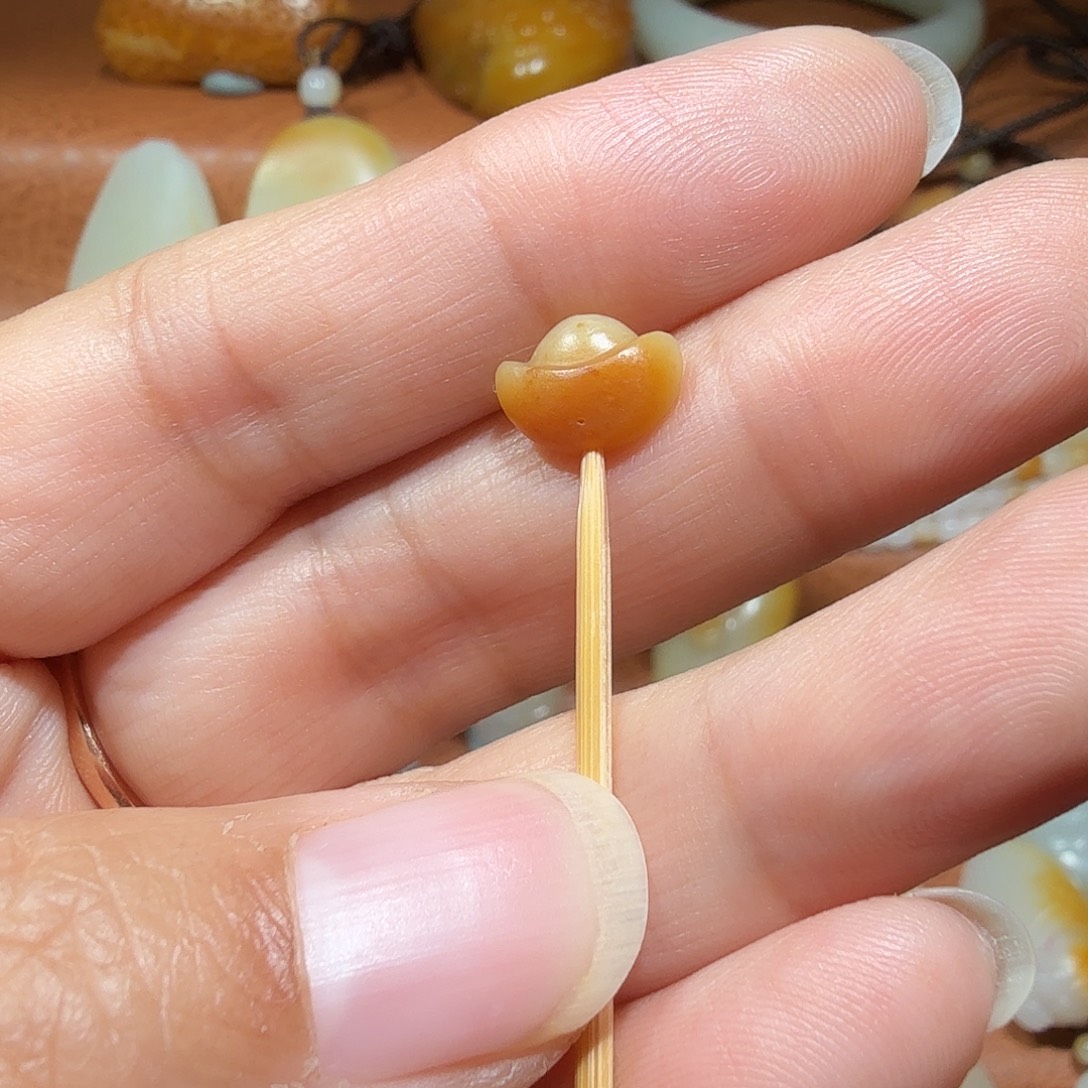 和田玉（糖玉）未镶嵌车挂