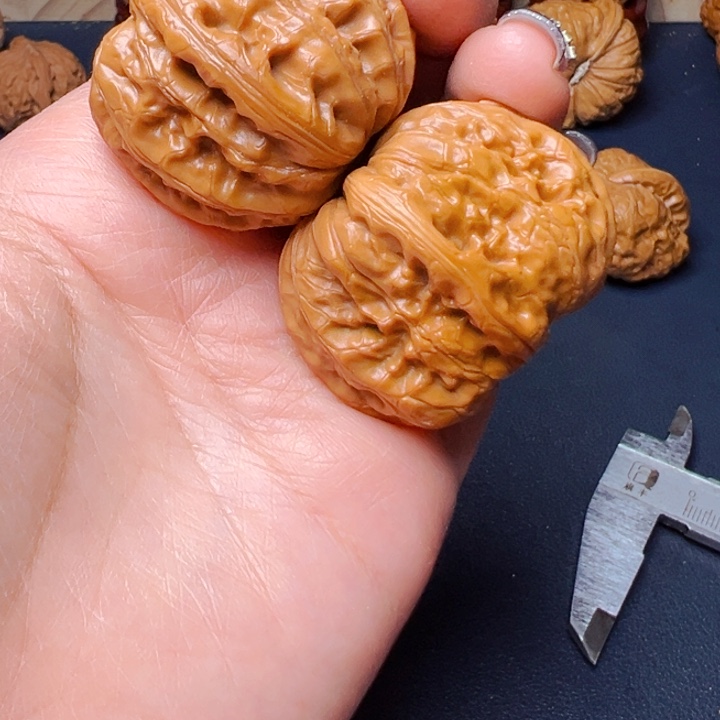 文玩核桃吊坠元宝40