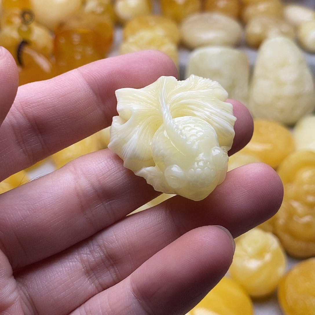 琥珀颈饰未镶嵌琥珀蜜蜡吊坠