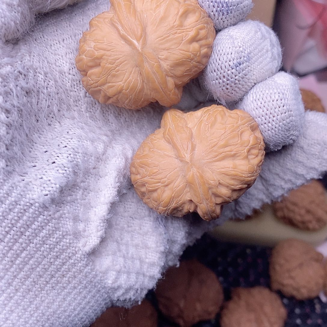 桃核把件元宝核桃