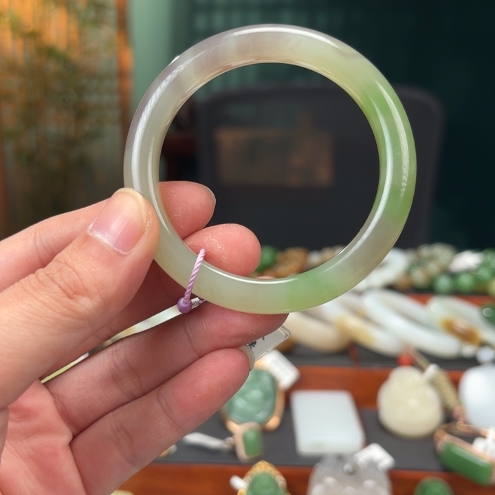 和田玉手镯未镶嵌54翠青三色