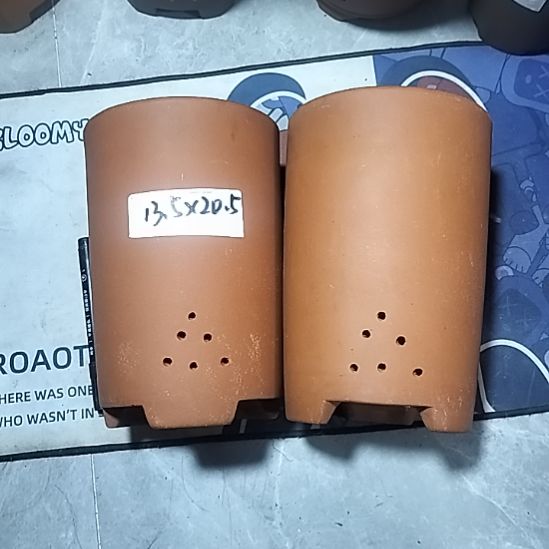 紫砂红泥大笔筒两个