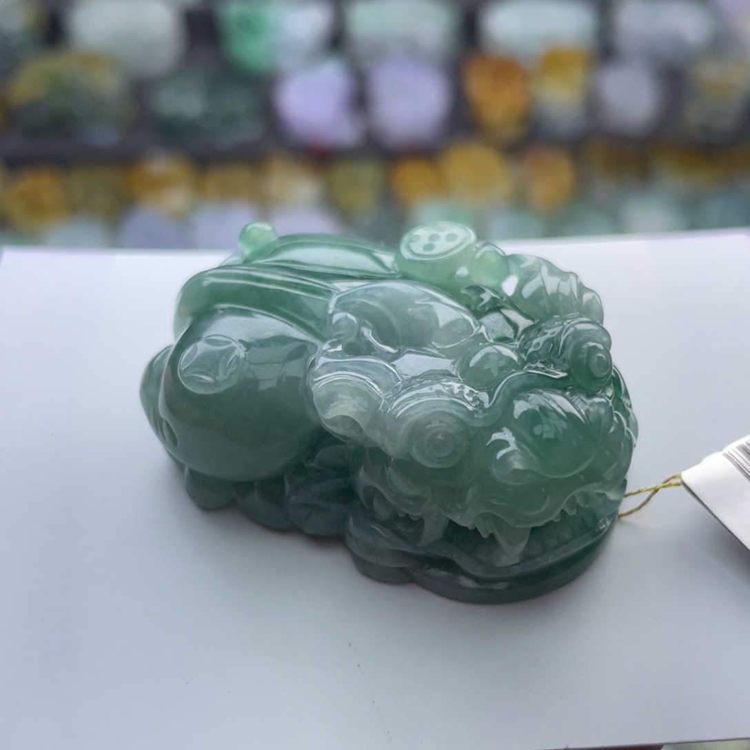 翡翠未镶嵌颈饰貔貅