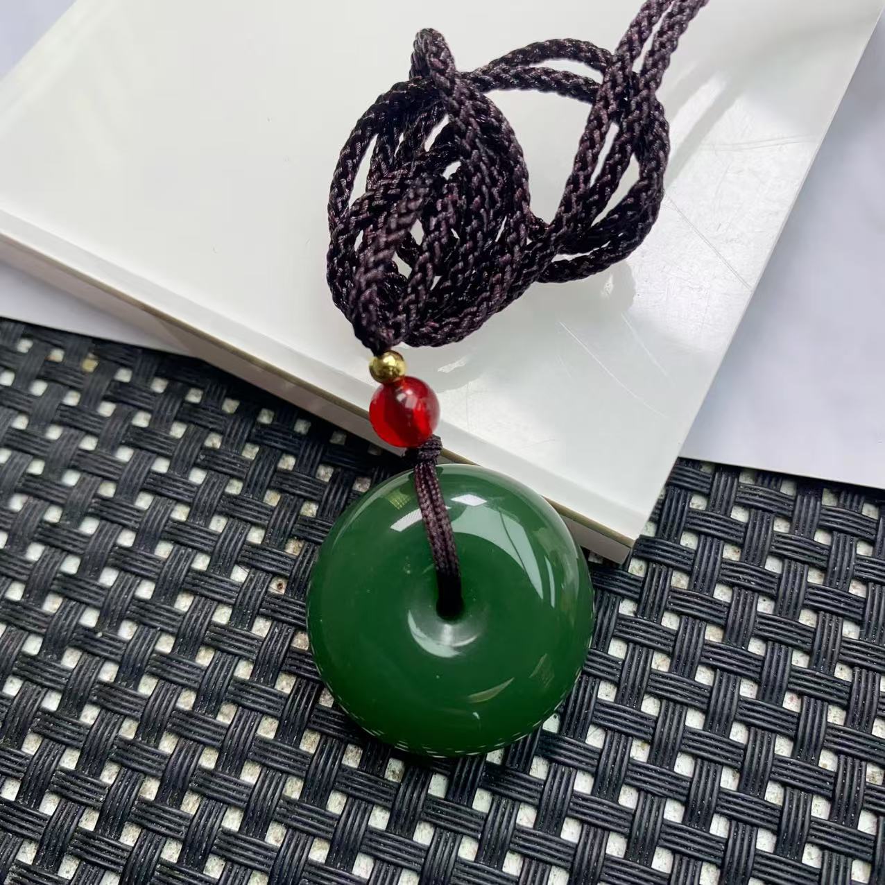 B859俄绿平安扣吊坠