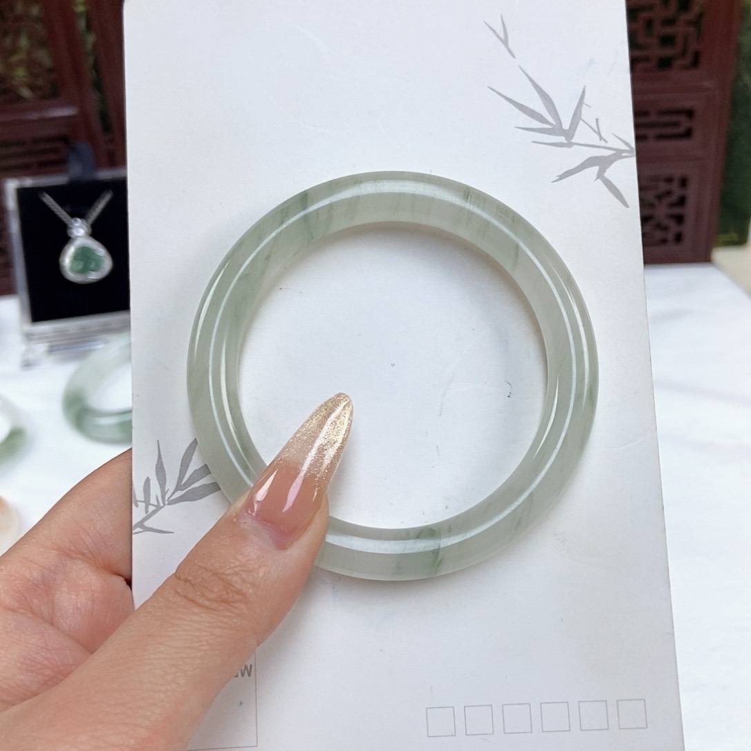 石英质玉手镯未镶嵌～冰晴