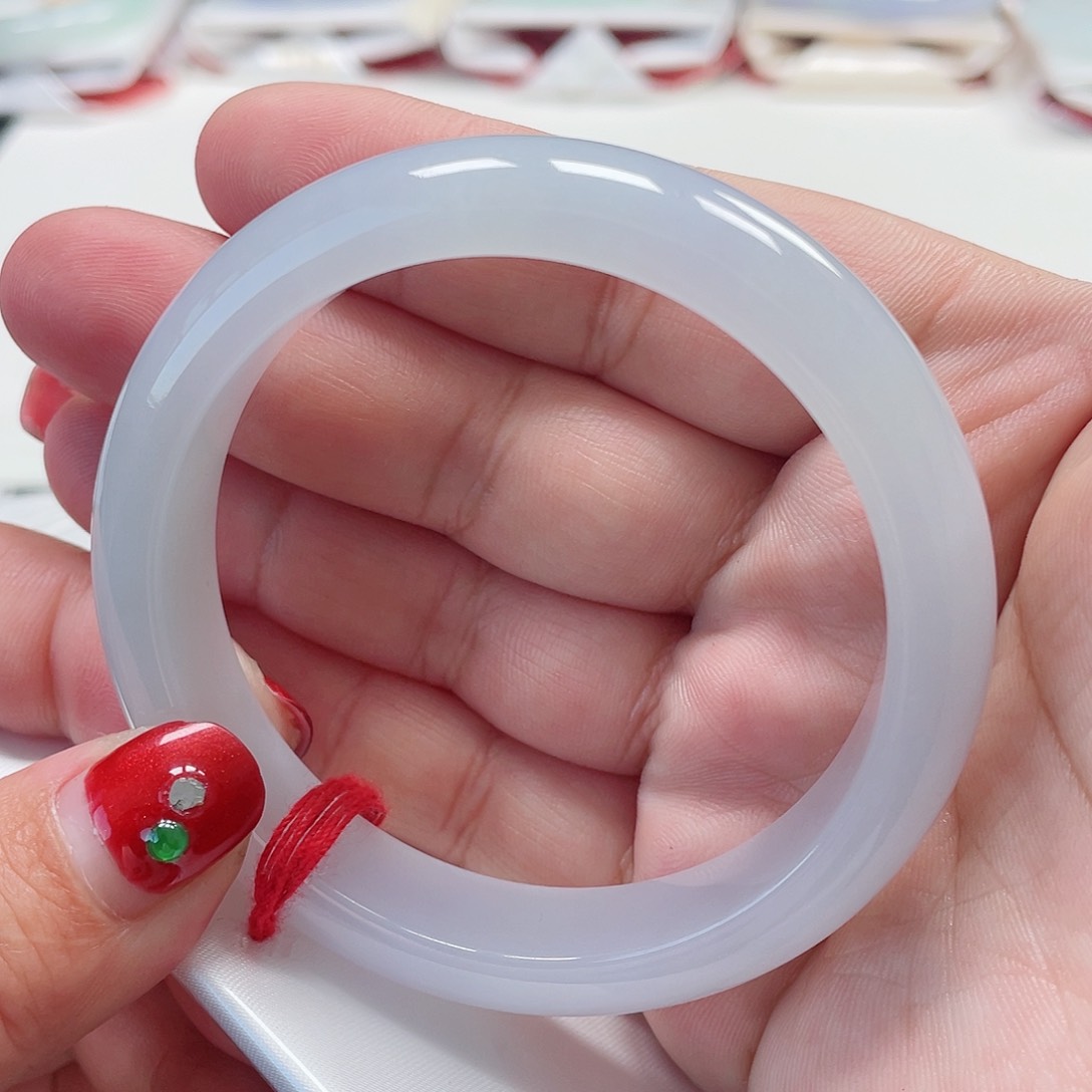 翡翠手镯（圆镯）未镶嵌缅甸翡翠手镯56圈