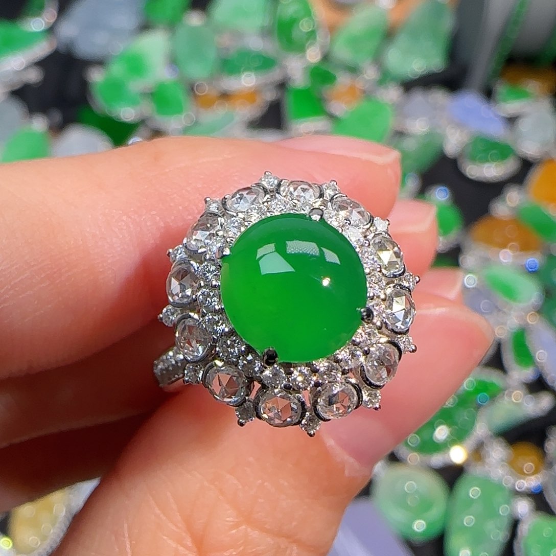 翡翠戒指18K金镶嵌阳绿蛋面戒指