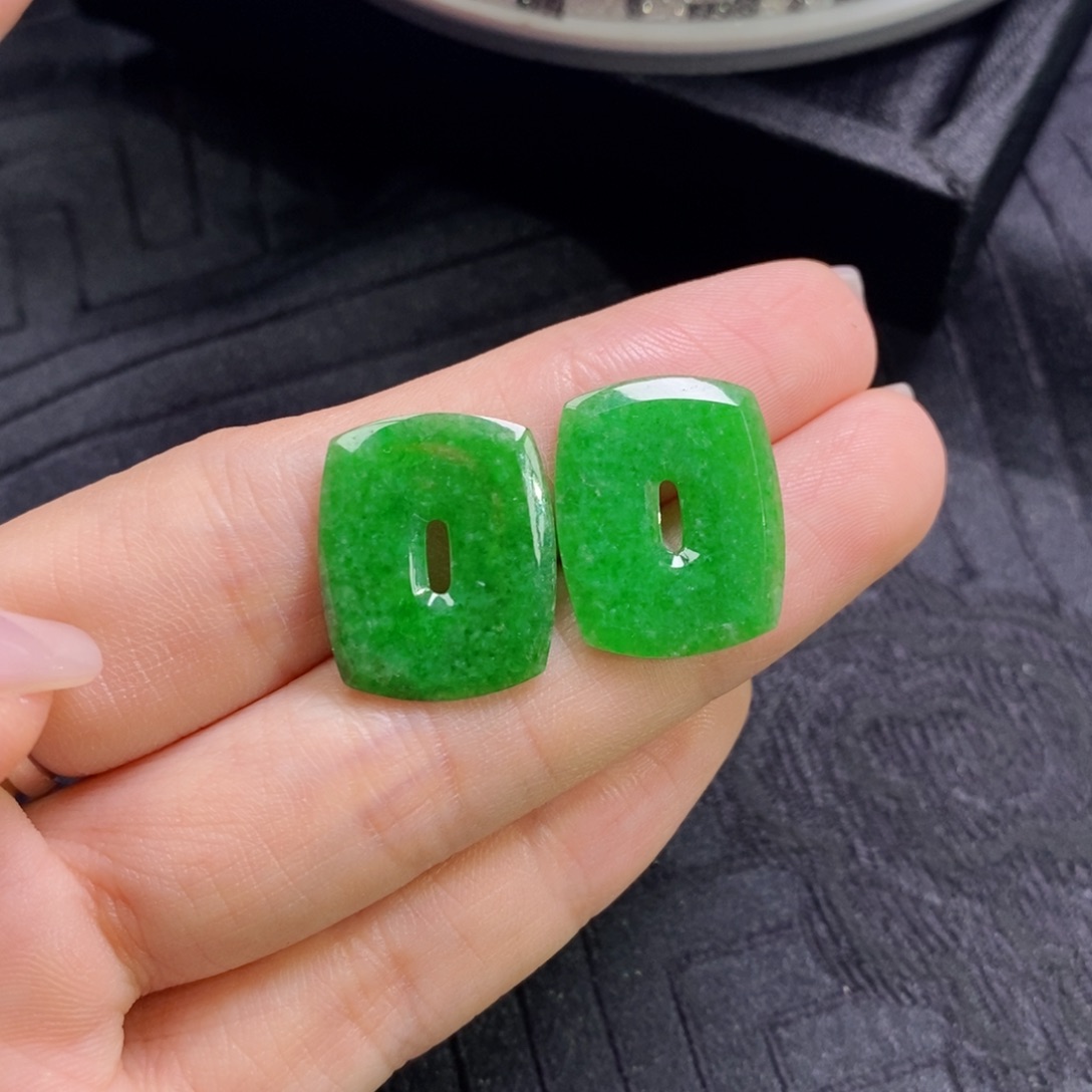 翡翠未镶嵌耳饰绿方糖