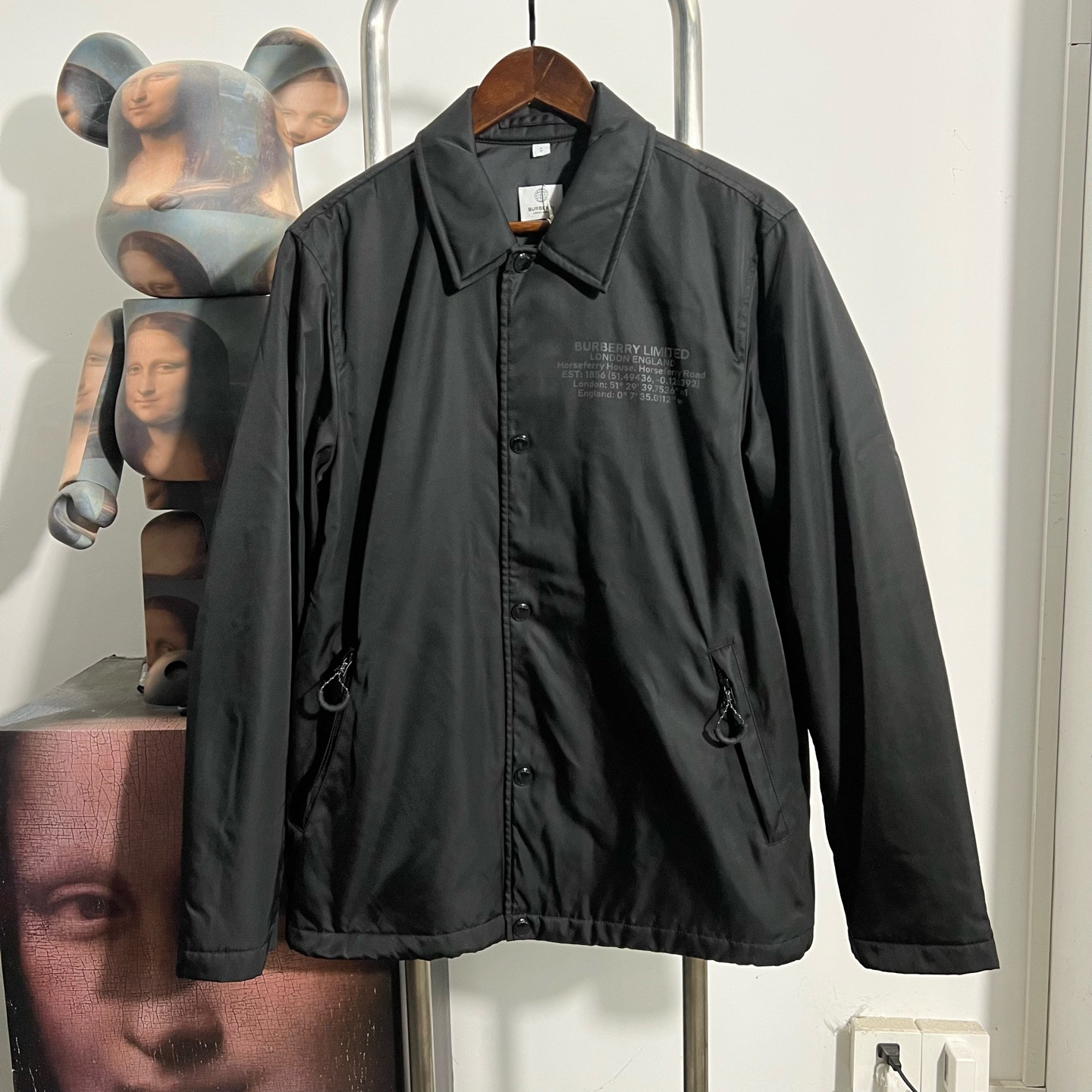 99新 BURBERRY/博柏利 伦敦标语冲锋衣 x1803尺码S 衣长75 胸围54
