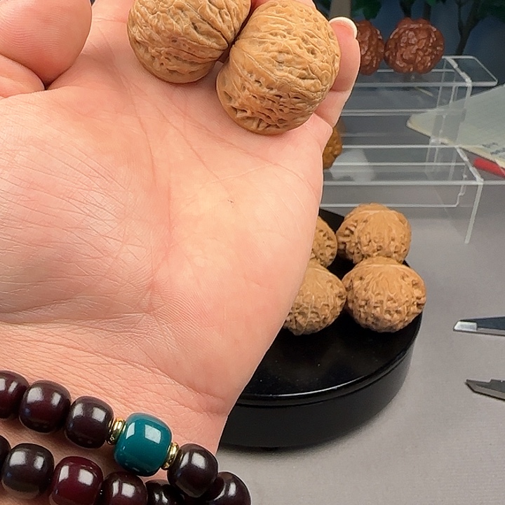 桃核把件王*外铁锤妹妹