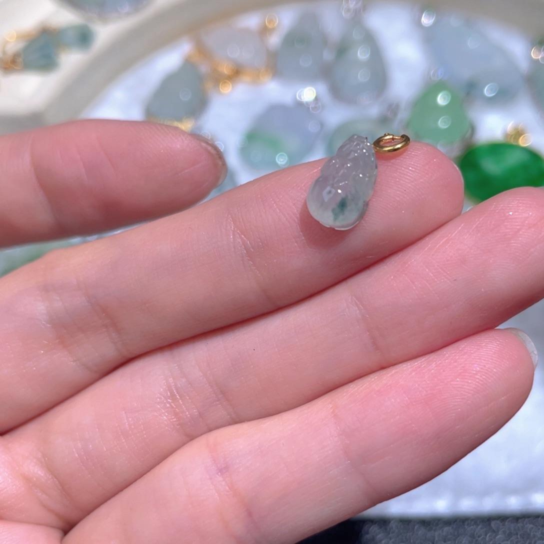 翡翠颈饰18K金镶嵌翡翠