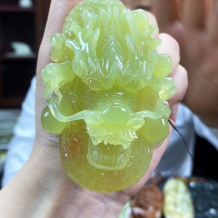 蛇纹石玉吊坠未镶嵌