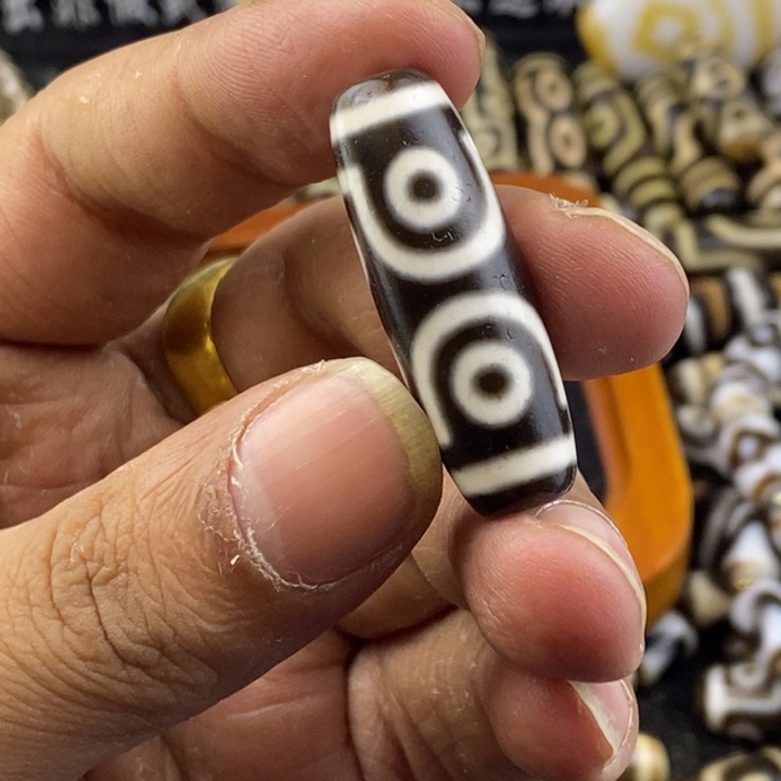 只买单纯的吊坠，没带链子，属的性质。