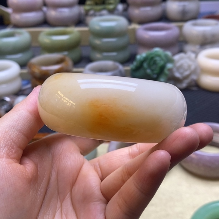 石英质玉未镶嵌手镯