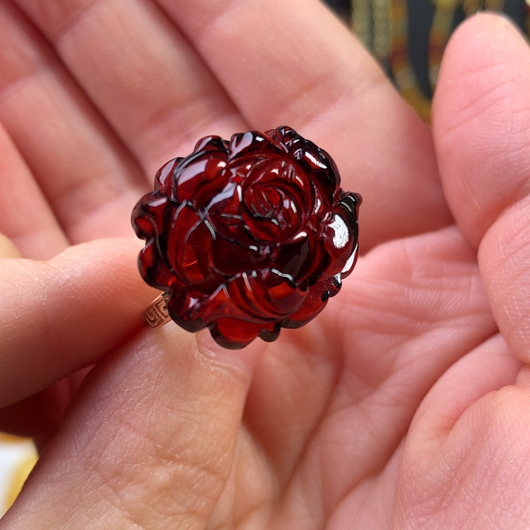 琥珀裸石未镶嵌戒指