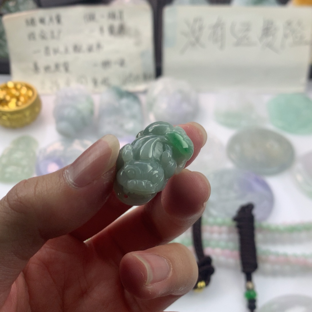 翡翠颈饰未镶嵌　