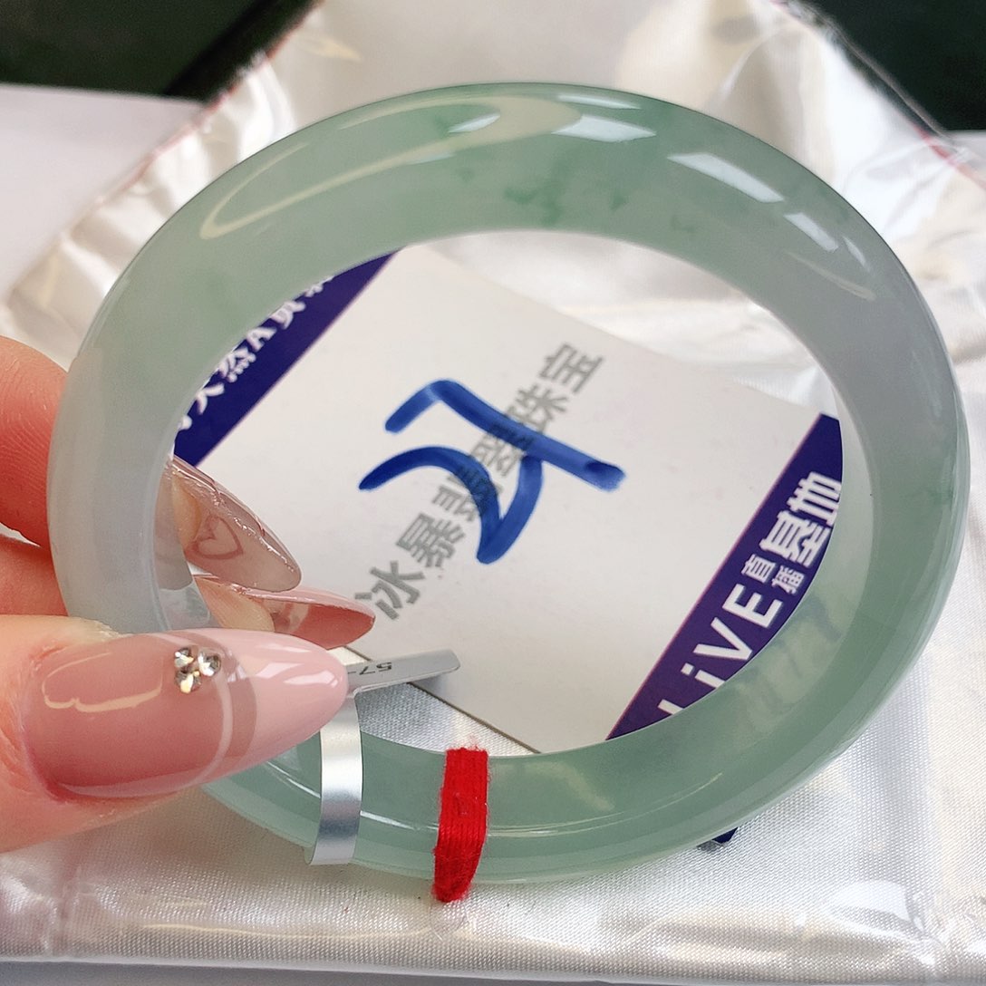 翡翠手镯未镶嵌缅甸天然a货翡翠