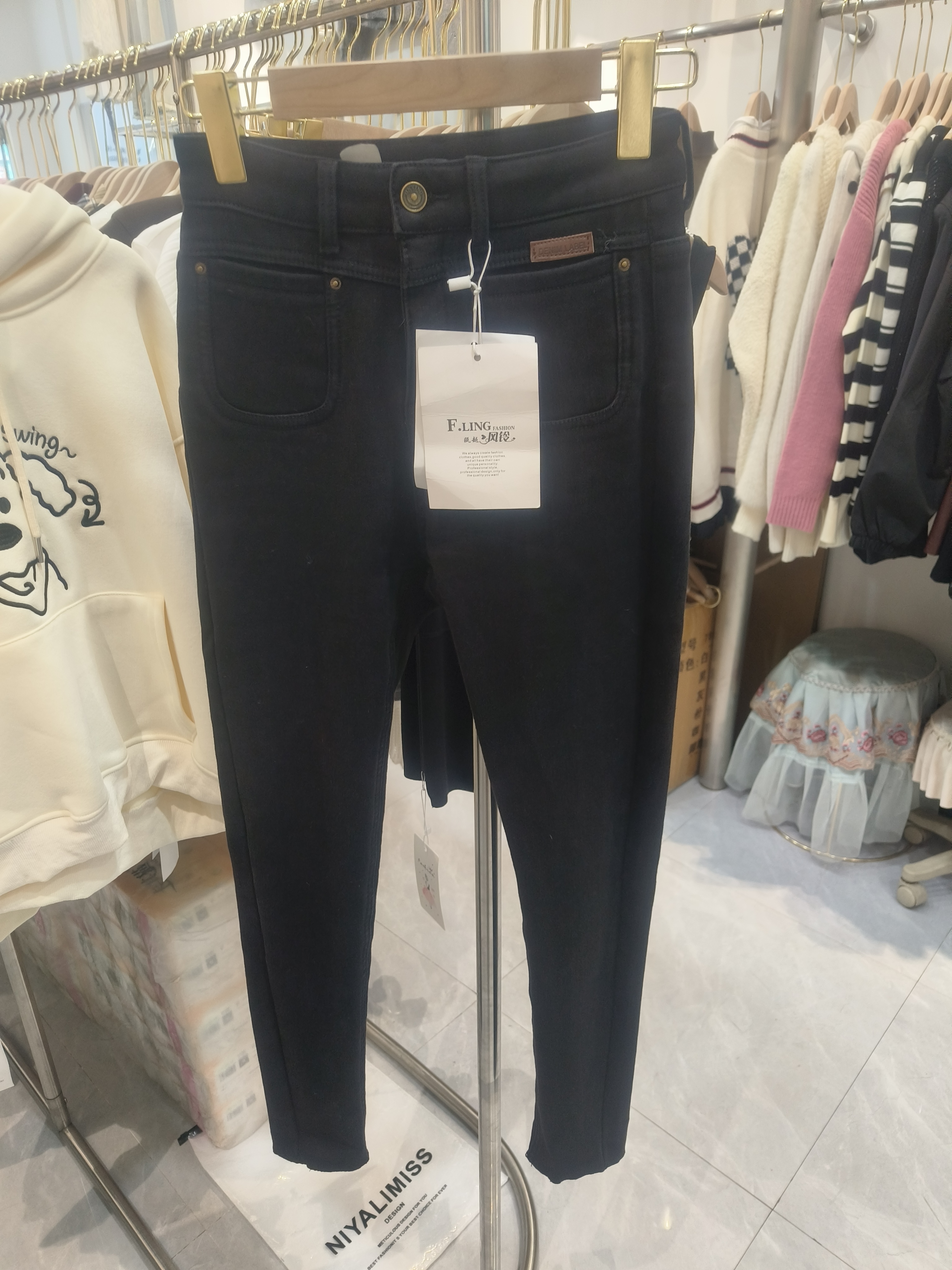 高腰显瘦百搭小黑裤