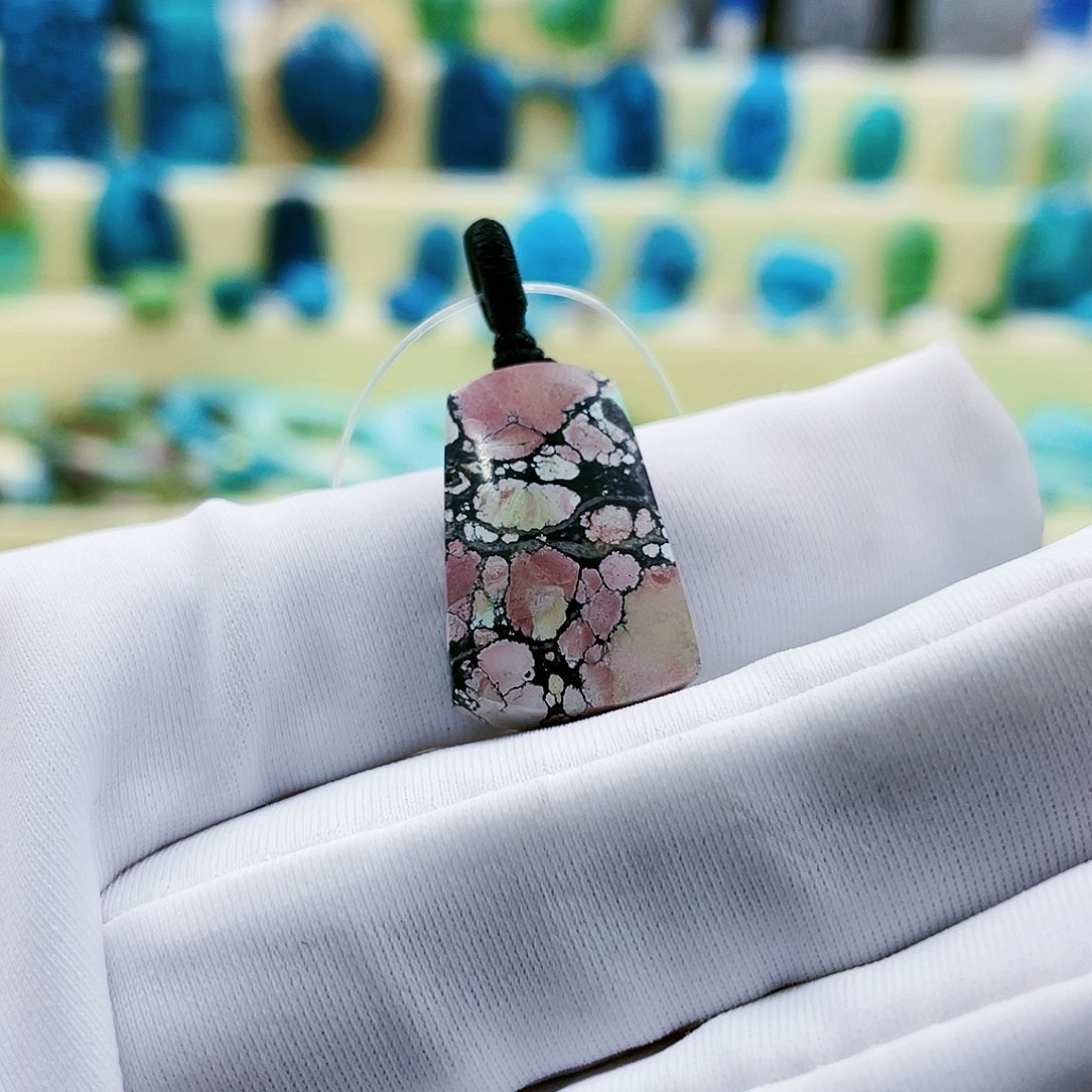 绿松石颈饰未镶嵌