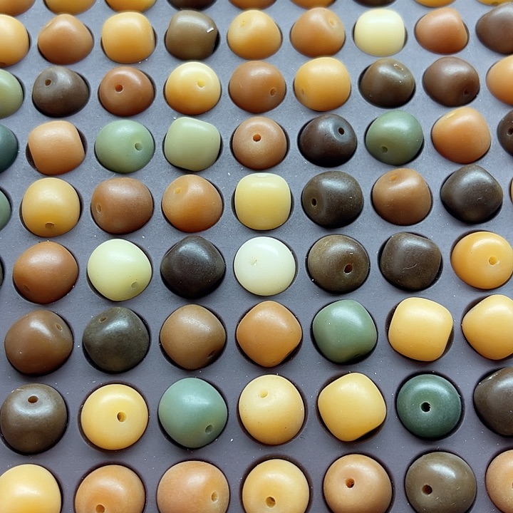 白玉菩提吊坠微瑕12多宝桶50卡灯牌宠60