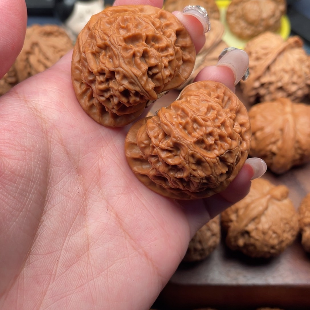 文玩核桃吊坠桃心宫灯40