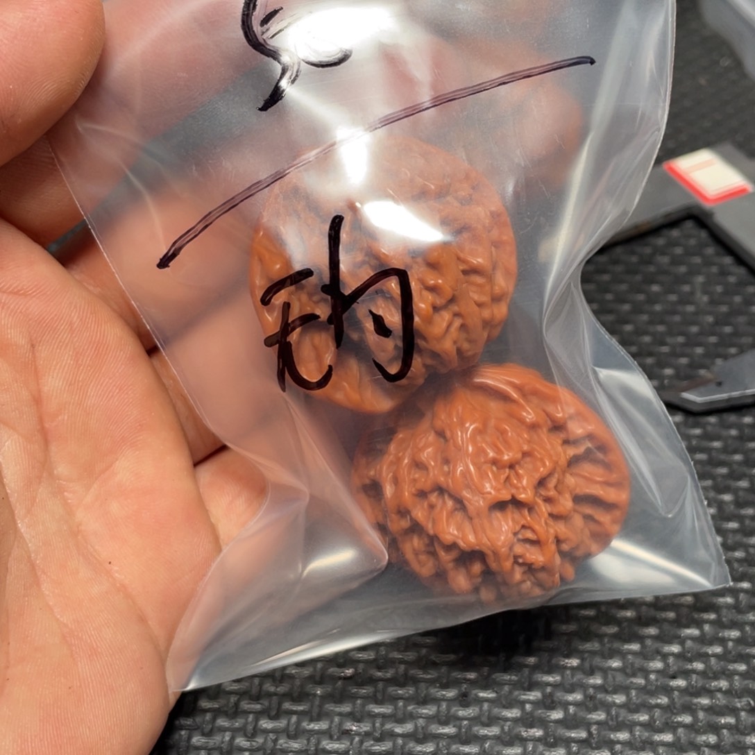 核桃把件狮子头的的