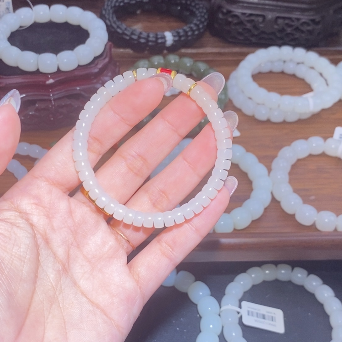 手链未镶嵌和田玉世****！卡6