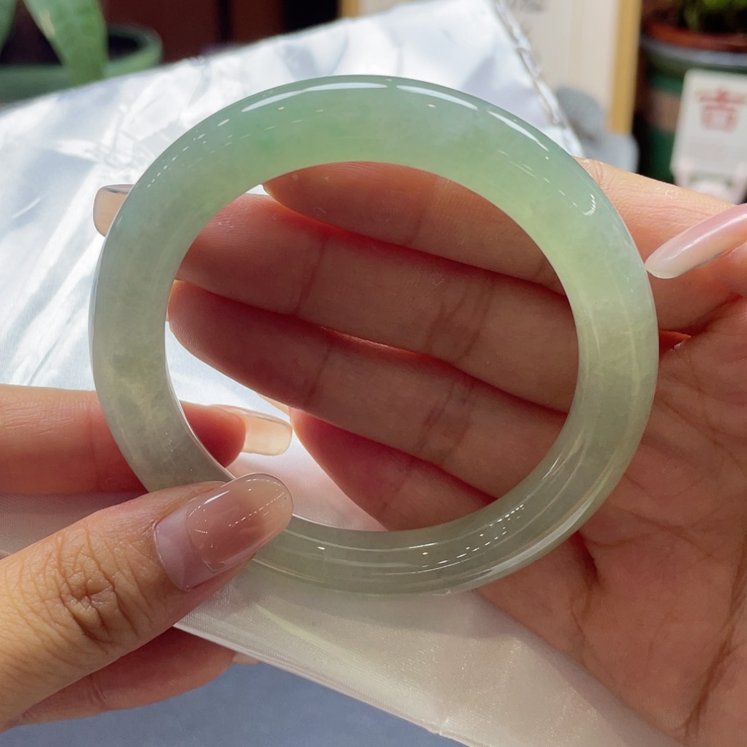 翡翠未镶嵌手镯8 号链接