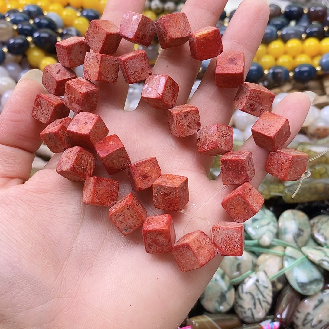 玛瑙/玉髓未镶嵌珠宝半成品三姑娘一条