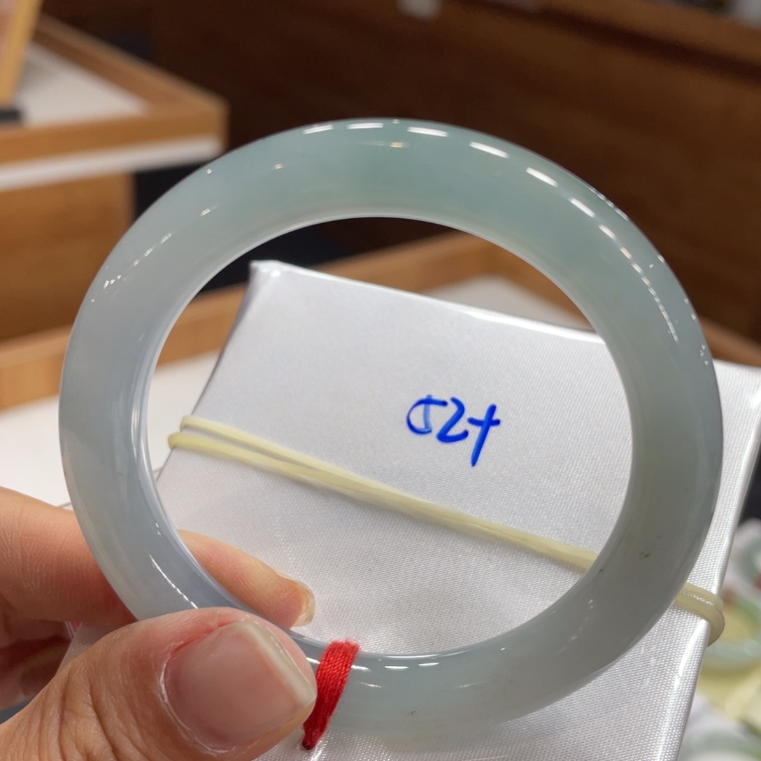 翡翠手镯未镶嵌52➕圆