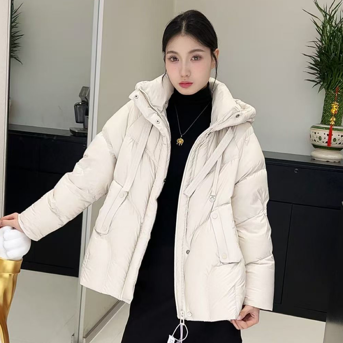 简约时尚云感泡芙白鸭绒连帽欧货宽松保暖中长款冬季外套