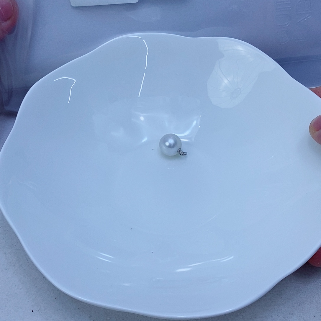 海水珍珠颈饰18K金镶嵌