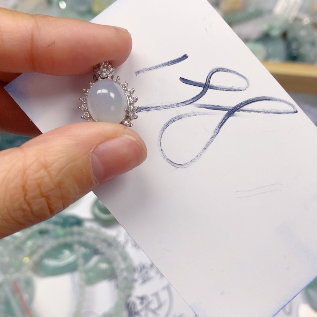 翡翠未镶嵌颈饰www