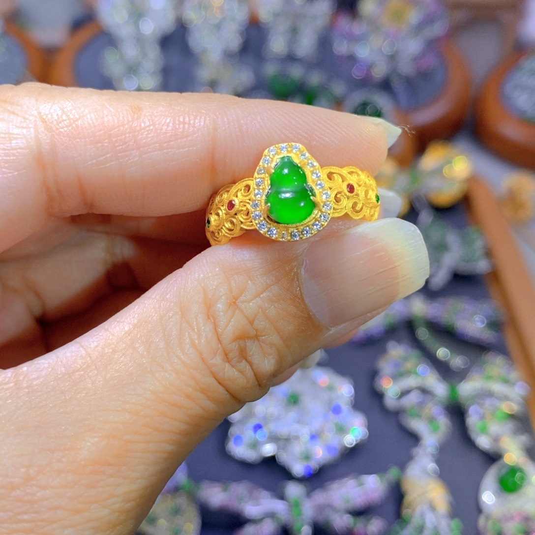 翡翠颈饰银S925镶嵌天然翡翠